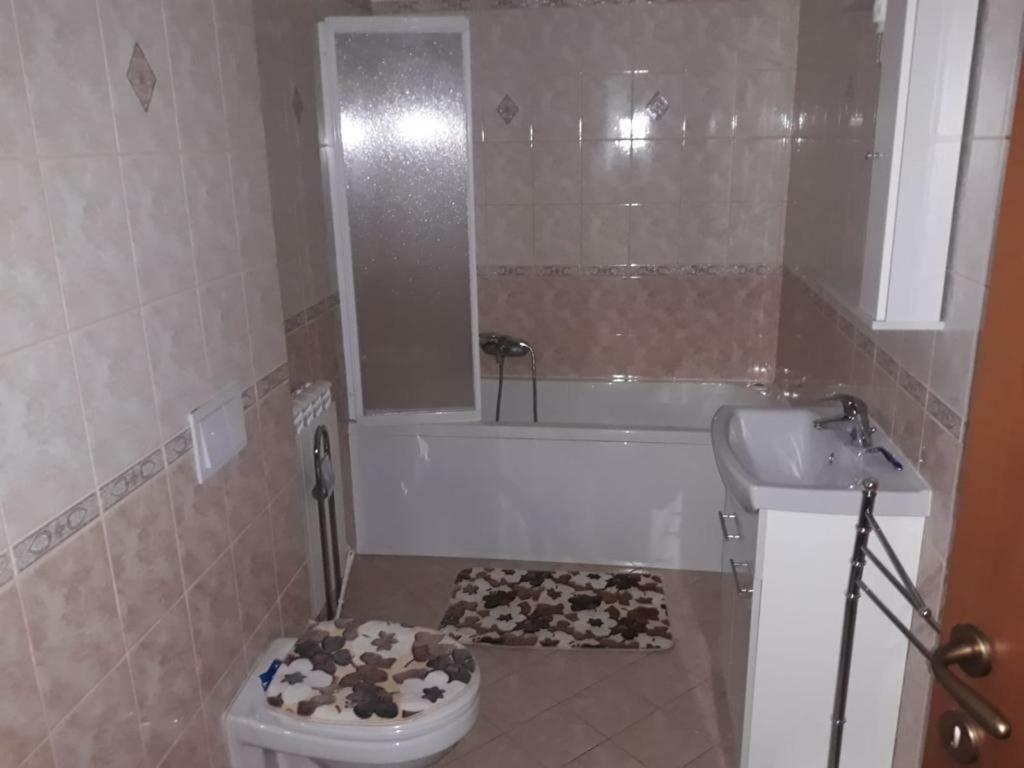Apartamento Casa Francesca Comanesti  Exterior foto